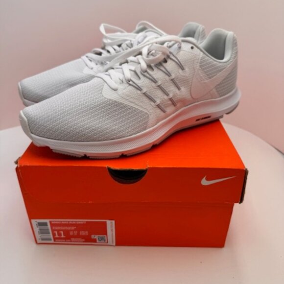Nike Womens Run Swift White/White-Pure Platinum - Size 11 - Picture 4 of 6